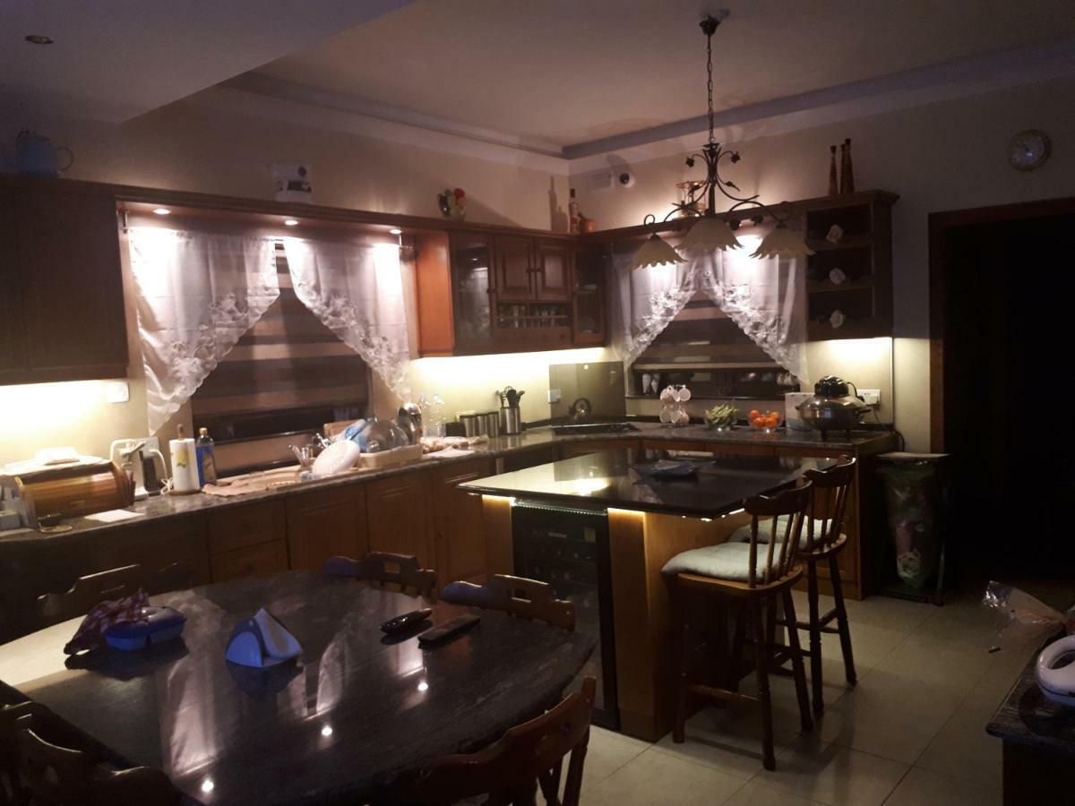 Nocturne Family House Apartment Paola Exterior photo